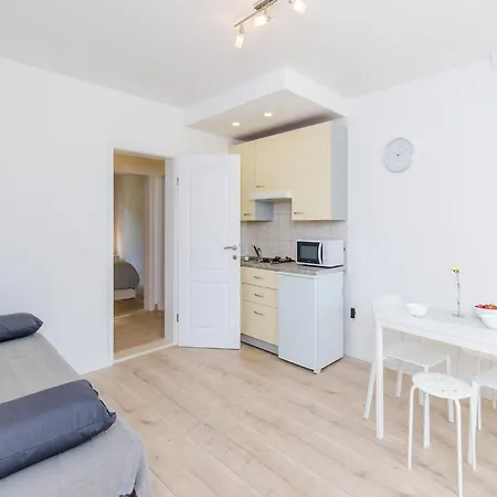 Apartament With 1 And Terrace Mlini