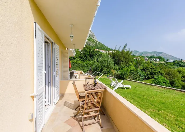 With 1 And Terrace * Mlini