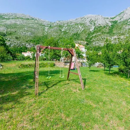 With 1 And Terrace דירה *