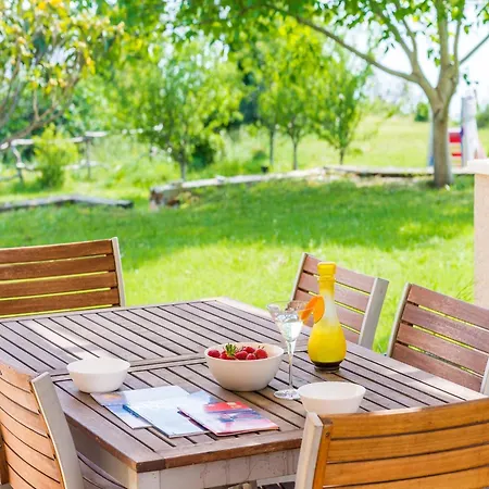 Color - Comfort One Bedroom With Terrace And Partial Sea View Yellow Mlini